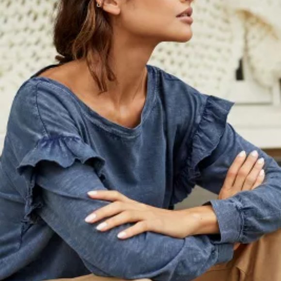 Anthropologie Pilcro long sleeved tee with ruffles and vee back - Picture 7 of 7